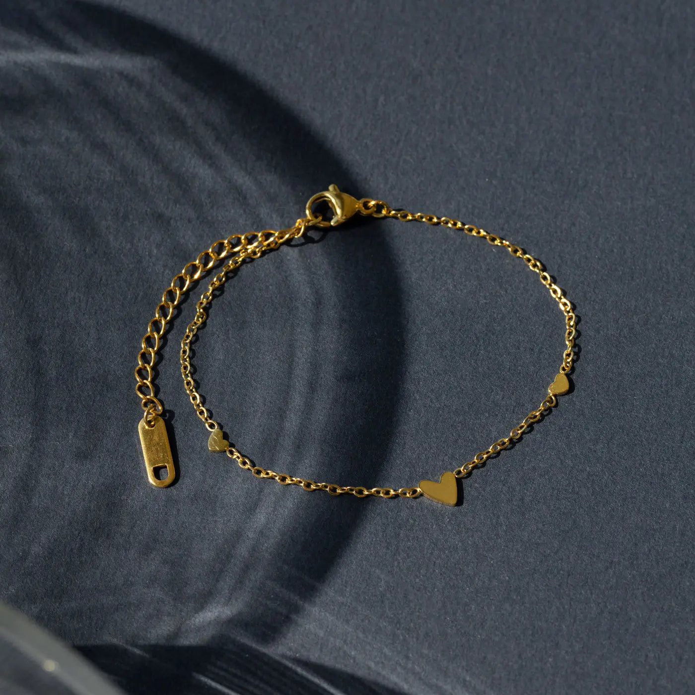 Sarah - 3 malé srdíčka náramek z nerezové oceli