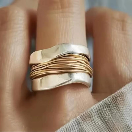 Stříbrný prsten Kira se zlatými nitkami