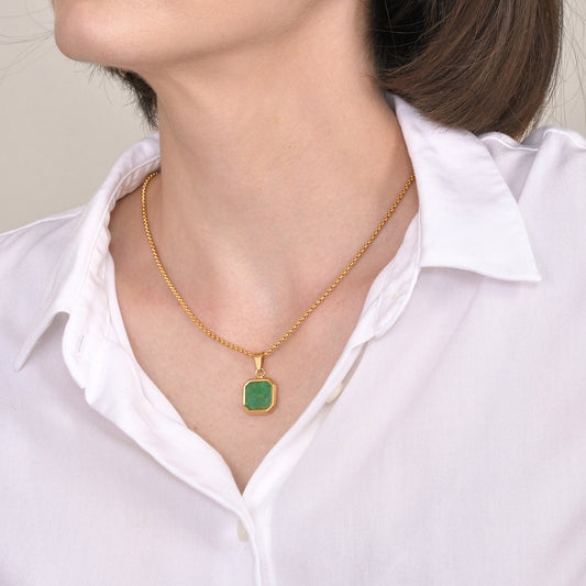 Elegantní přívěskový náhrdelník