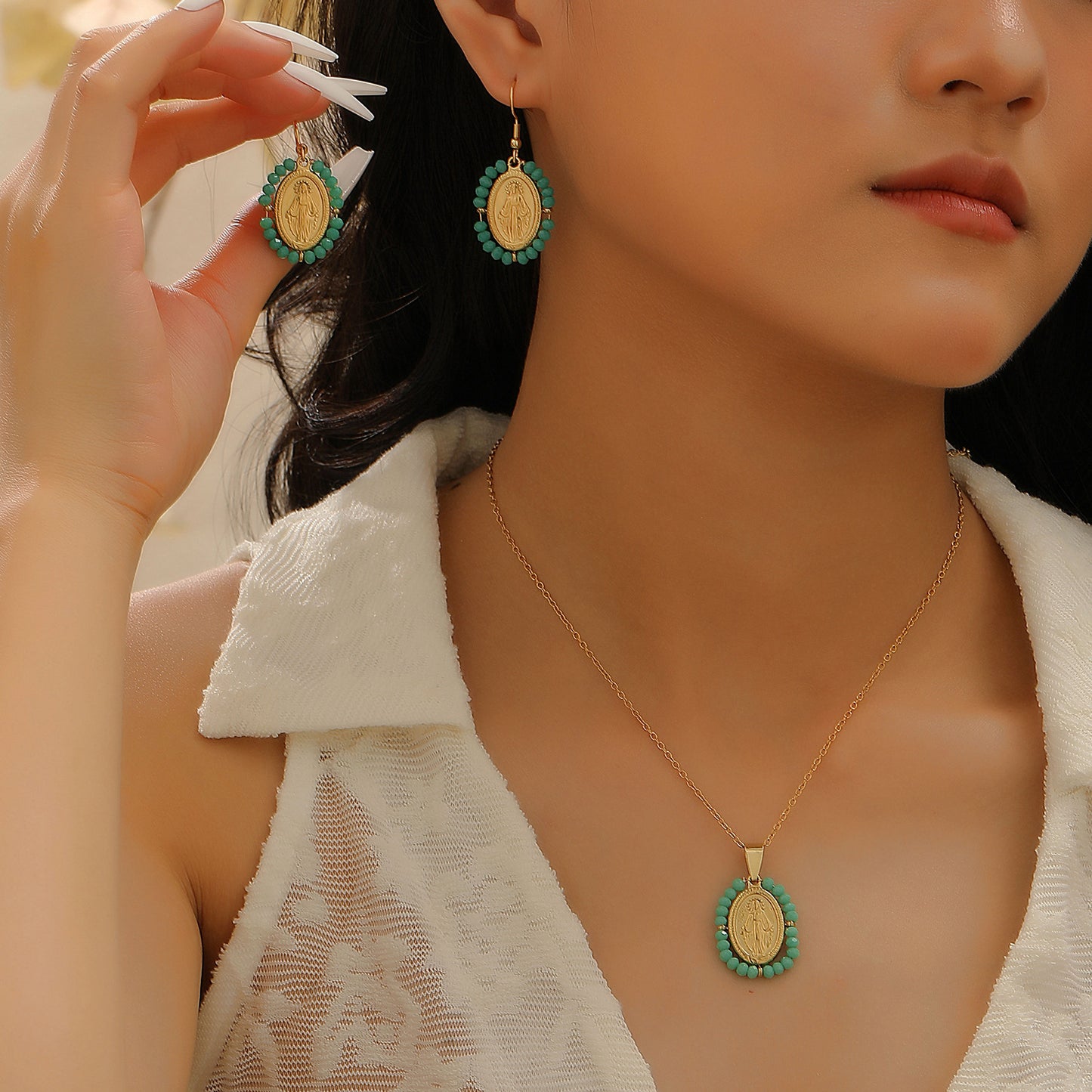 Náušnice Panna Maria