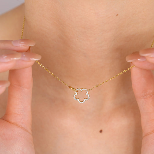 Flurry Set – Nadčasový Luxus a Třpytivá Elegance