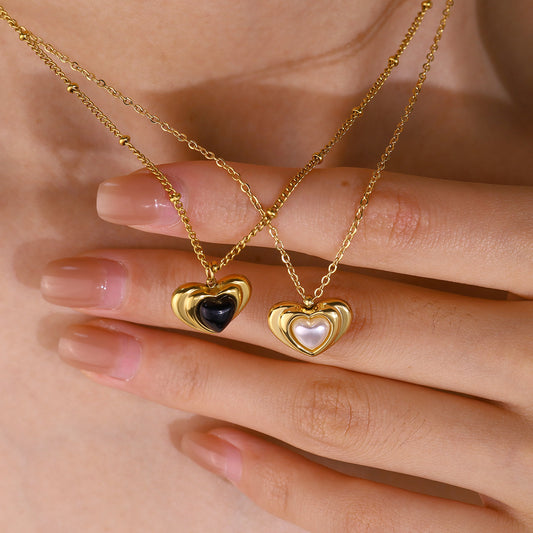 BlackHeart Luxe – zlatý náhrdelník s černým srdcem