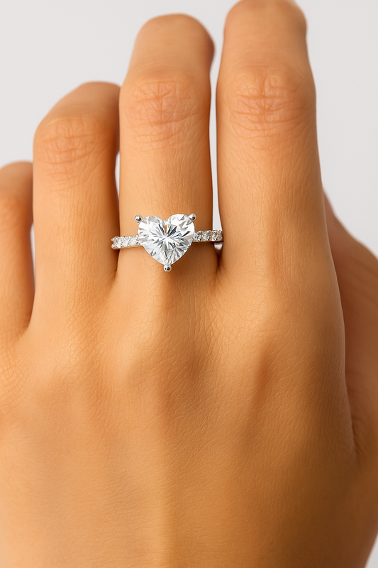 Prsten Modré Srdce – Symbol lásky a elegance