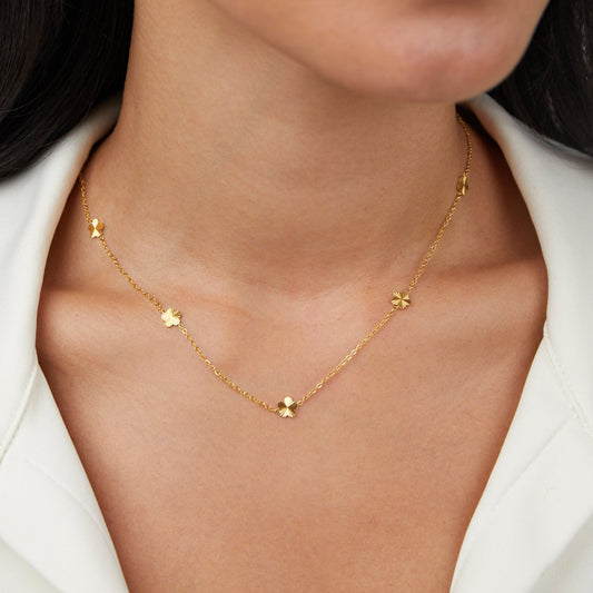 Náhrdelník s květinami