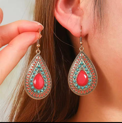 Bohemian Vintage Chic Náušnice s červeným kamenem
