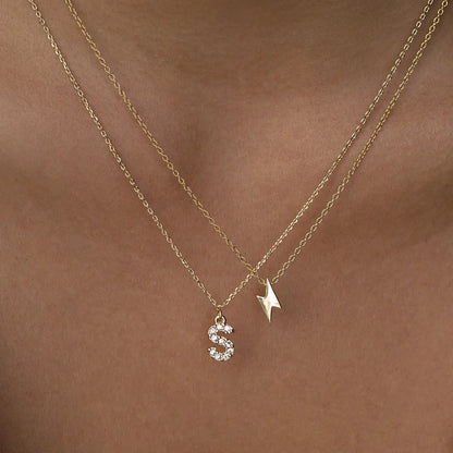 Juno - Náhrdelník s krystalovým písmenem z nerezové oceli