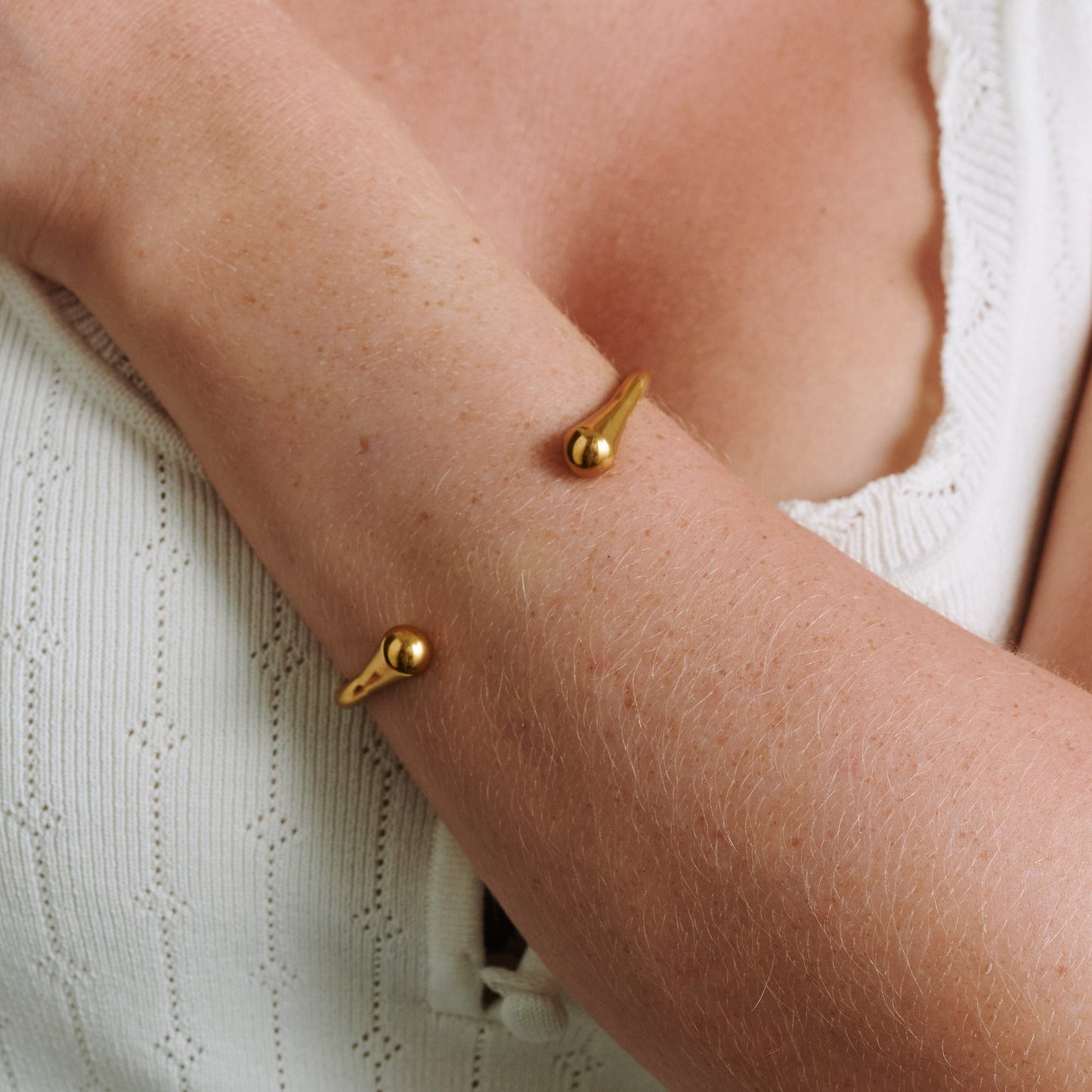 Petra - Otevřený náramek z nerezové oceli