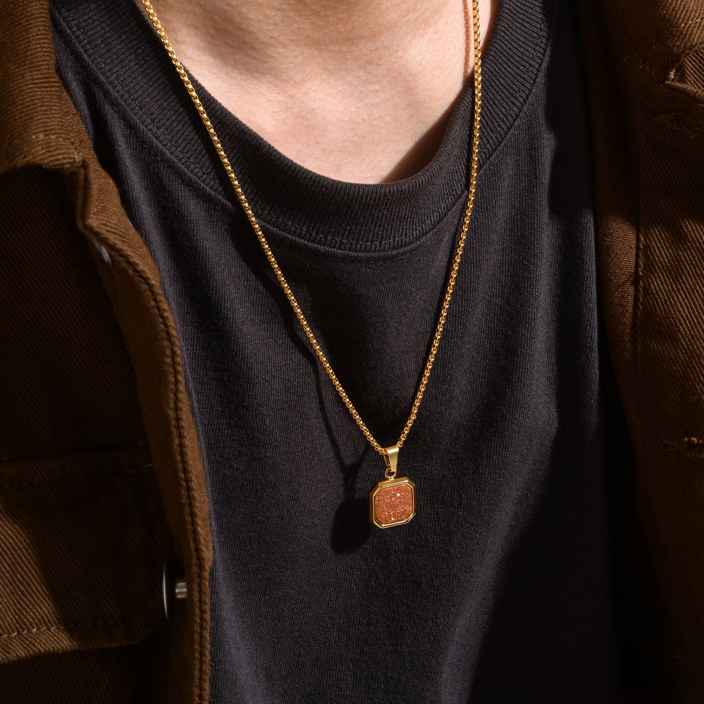 Elegantní přívěskový náhrdelník