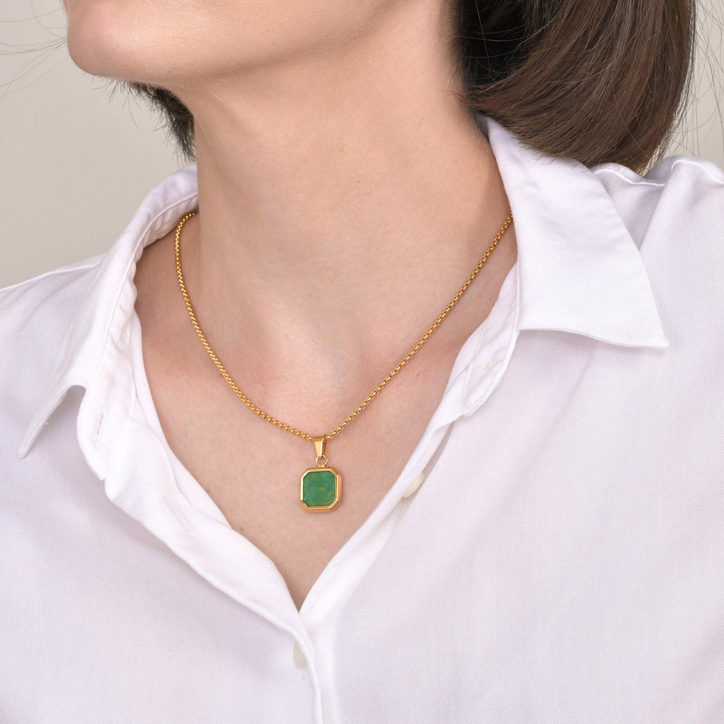 Elegantní přívěskový náhrdelník