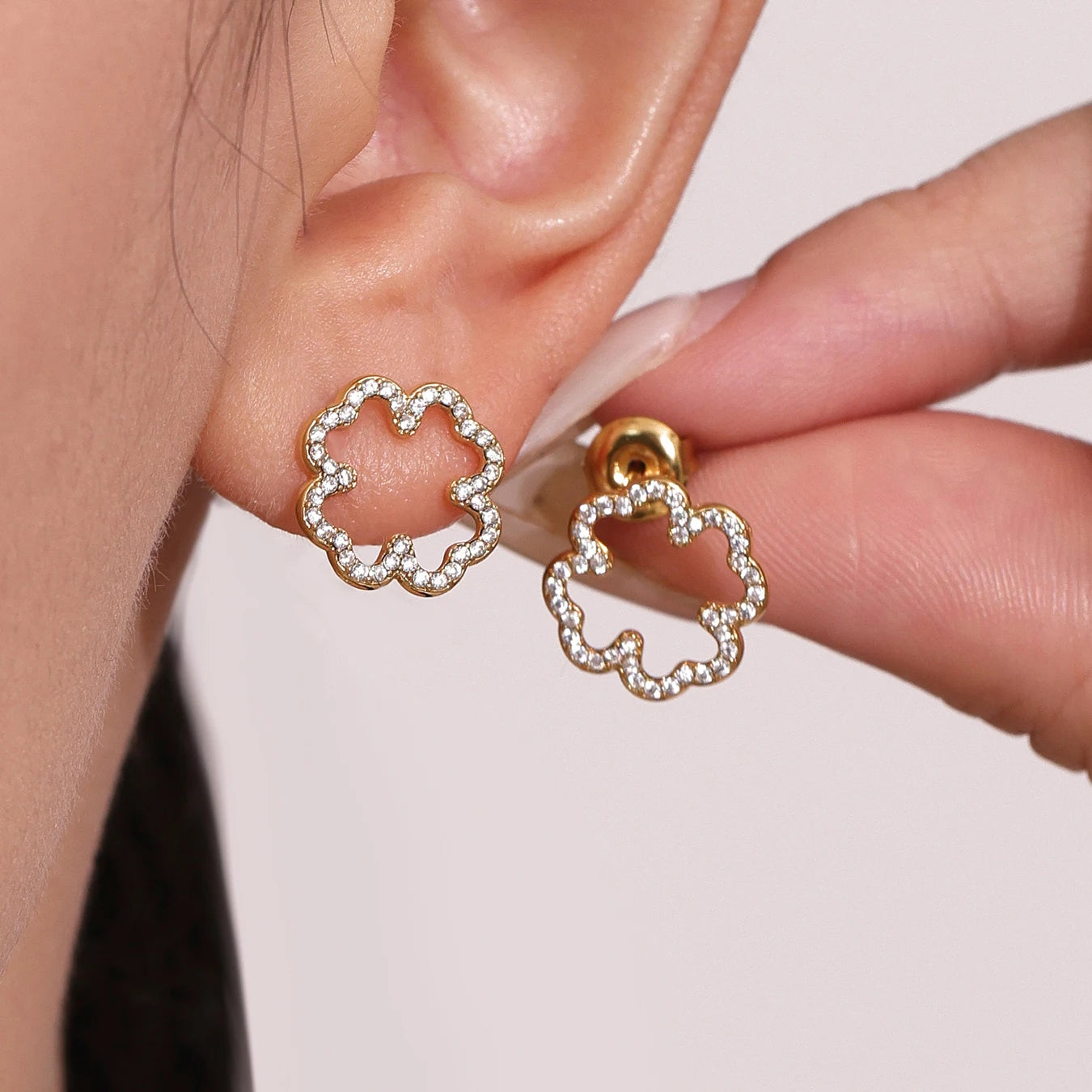 Flurry Set – Nadčasový Luxus a Třpytivá Elegance