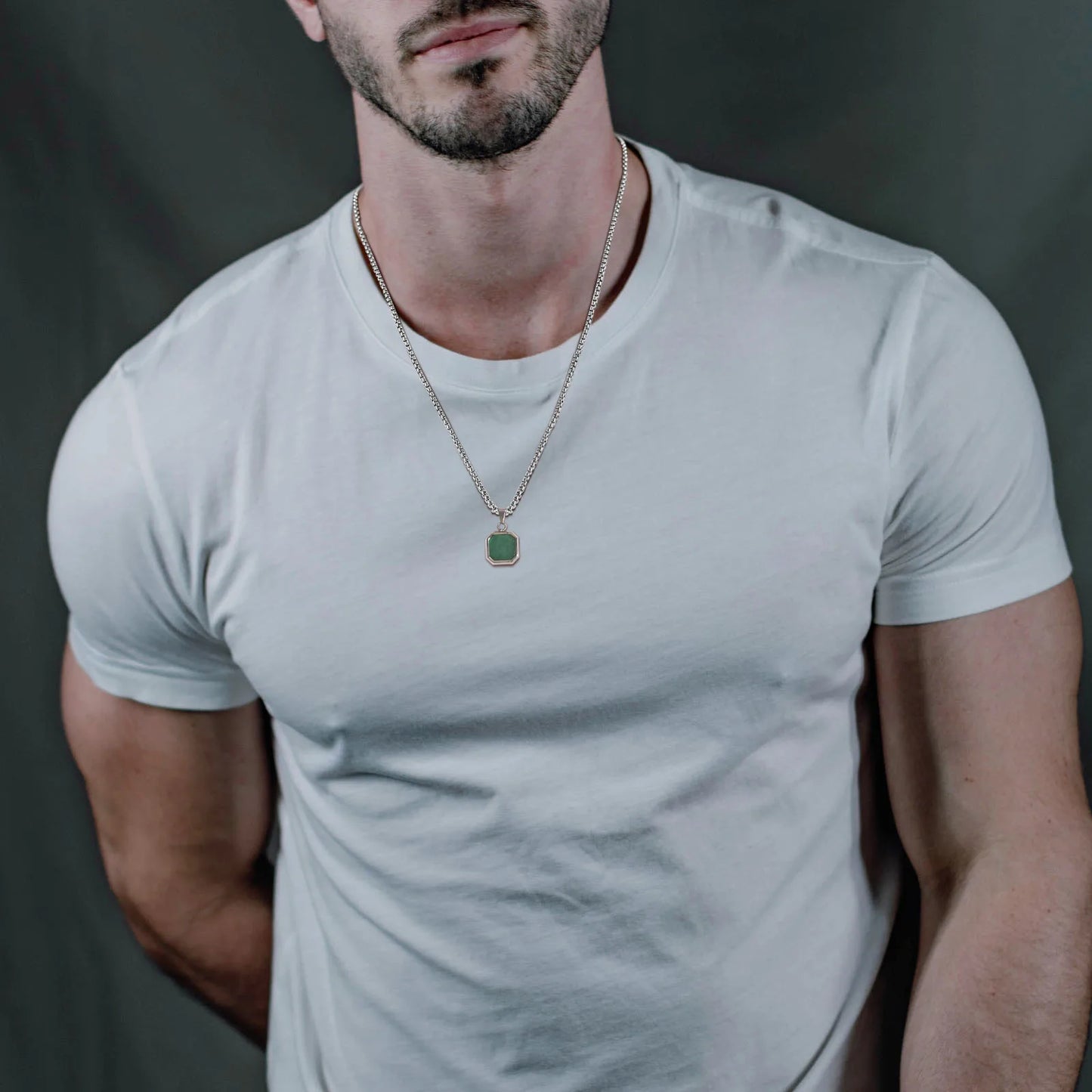 Elegantní přívěskový náhrdelník