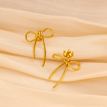 Ribbon Gold Náušnice – Jemná Elegance v Každém Detailu