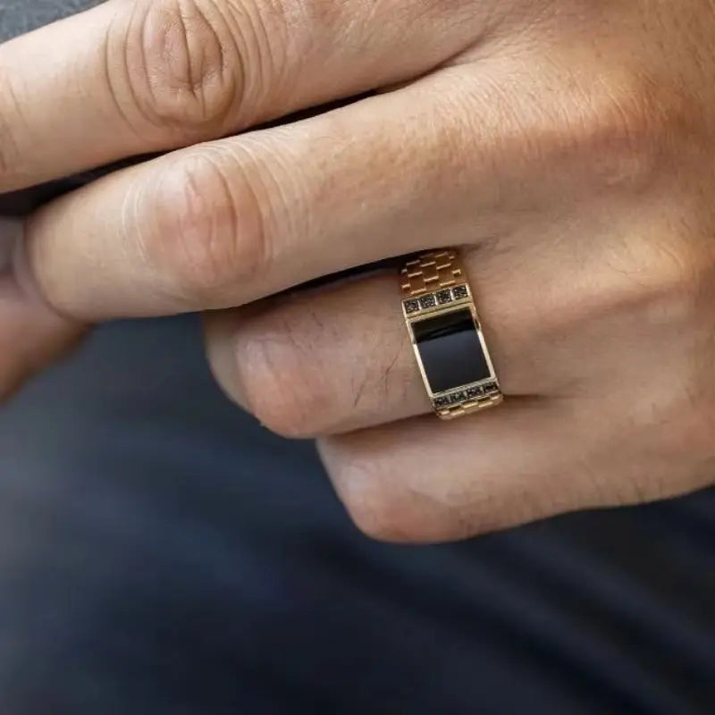 Prsten s černým diamantem