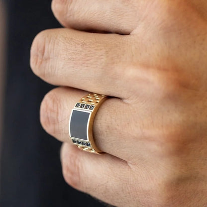 Prsten s černým diamantem