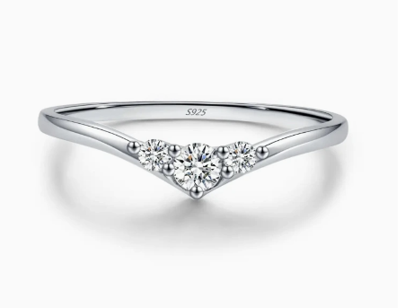 Stříbrný prsten Moissanti