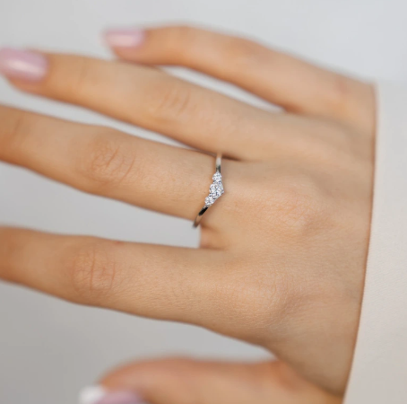 Stříbrný prsten Moissanti