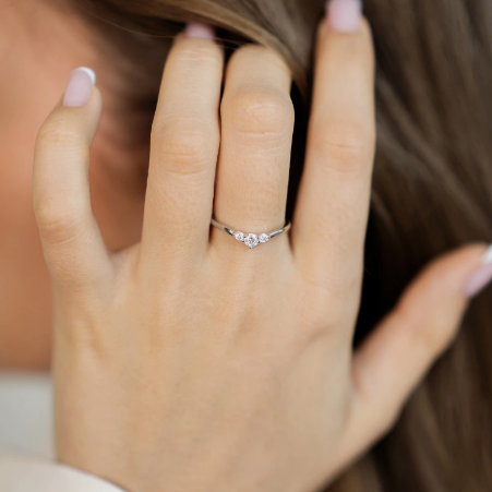 Stříbrný prsten Moissanti