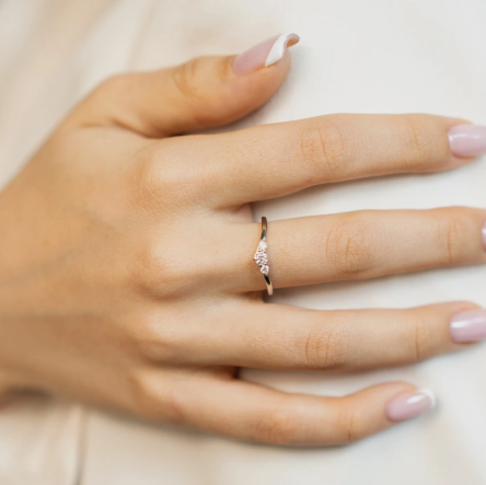 Stříbrný prsten Moissanti