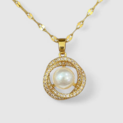 Elegantní náhrdelník s perlou