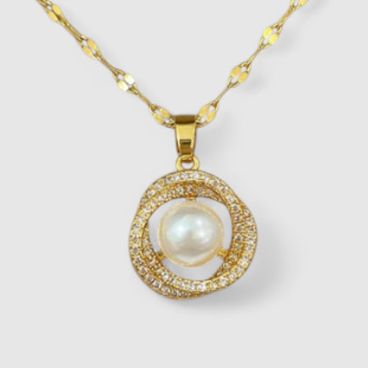 Elegantní náhrdelník s perlou