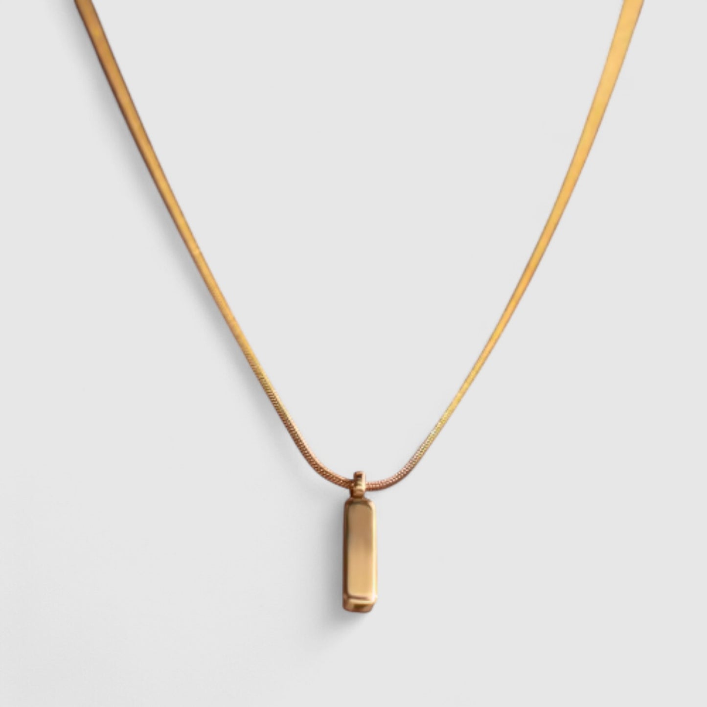 Elegantní minimalistický náhrdelník