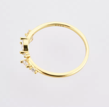 Stříbrný minimalistický prsten s třpytivými zirkony