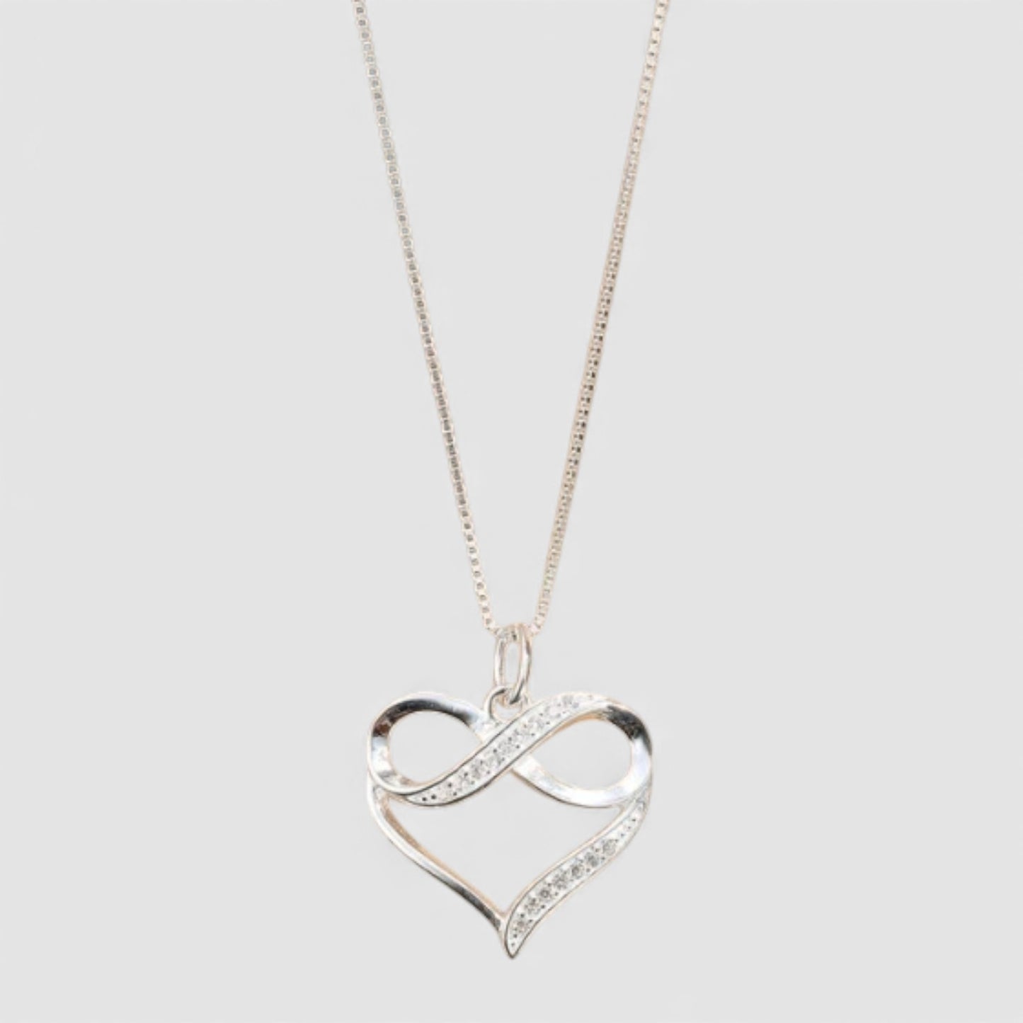Náhrdelník Tria se zirkonovým srdcem