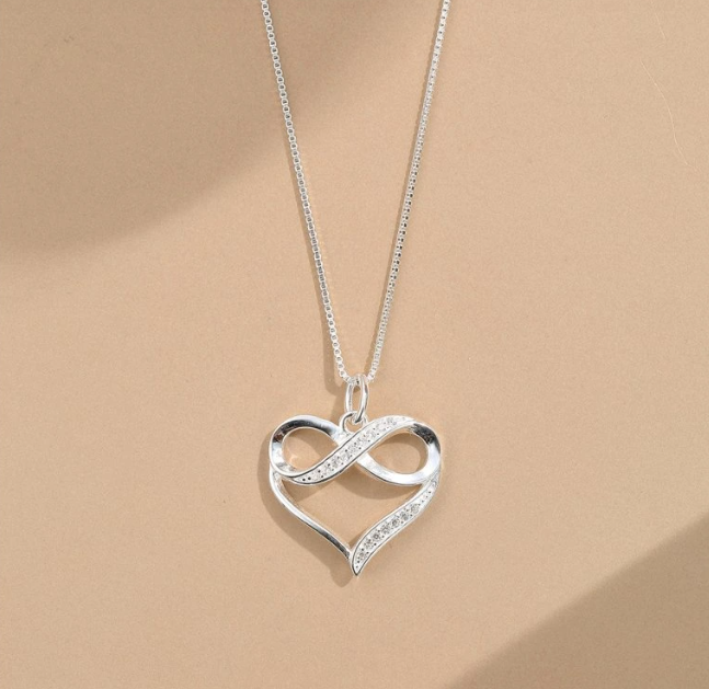 Náhrdelník Tria se zirkonovým srdcem