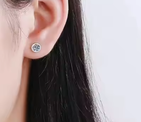 náušnicemi Manhattan