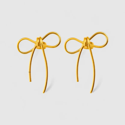 Ribbon Gold Náušnice – Jemná Elegance v Každém Detailu