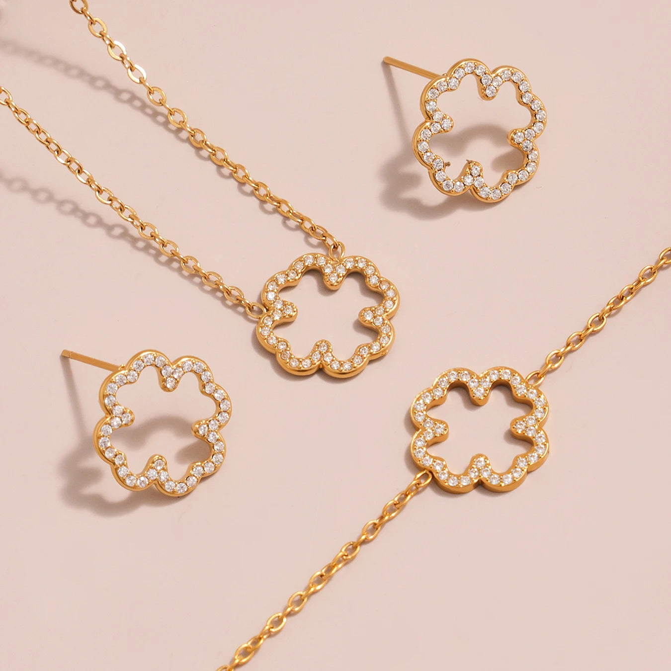 Flurry Set – Nadčasový Luxus a Třpytivá Elegance